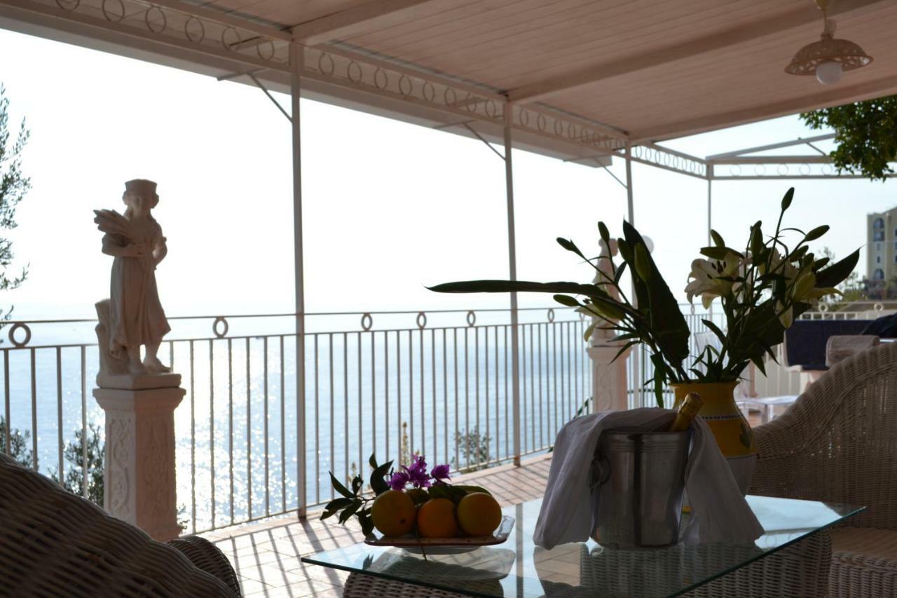 Villa Petit Ludovica ราเวลโล ภายนอก รูปภาพ