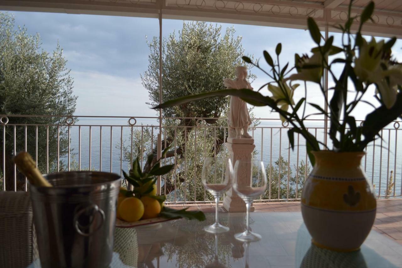 Villa Petit Ludovica ราเวลโล ภายนอก รูปภาพ