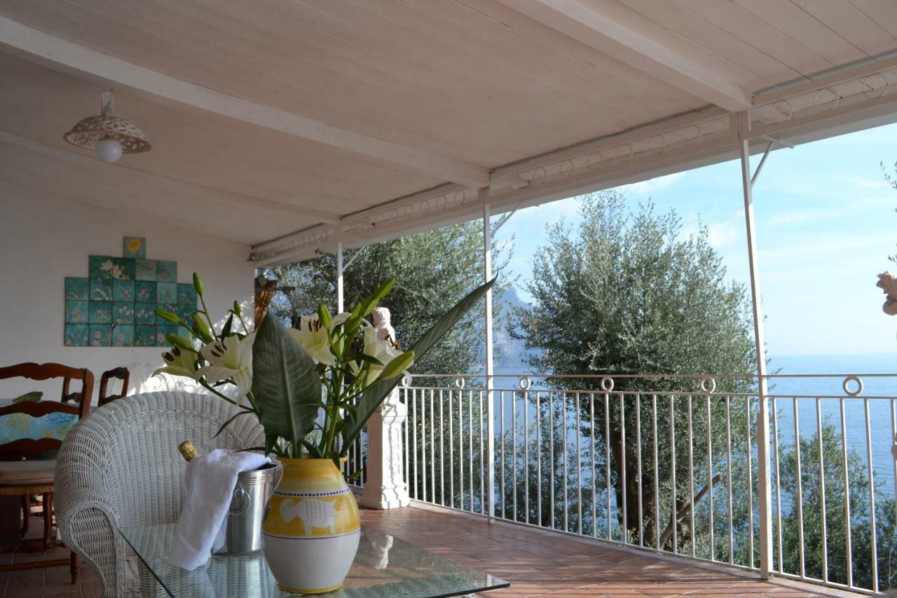 Villa Petit Ludovica ราเวลโล ภายนอก รูปภาพ