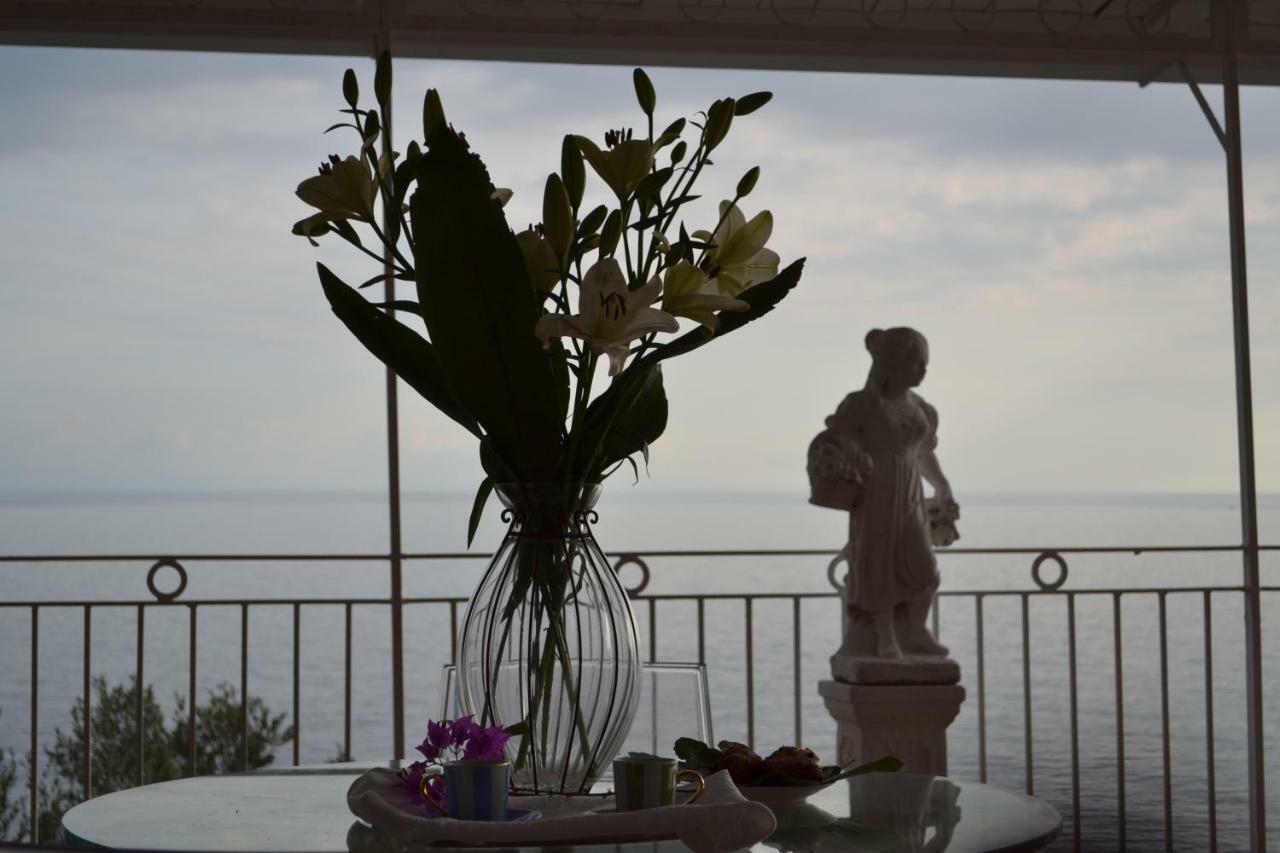 Villa Petit Ludovica ราเวลโล ภายนอก รูปภาพ