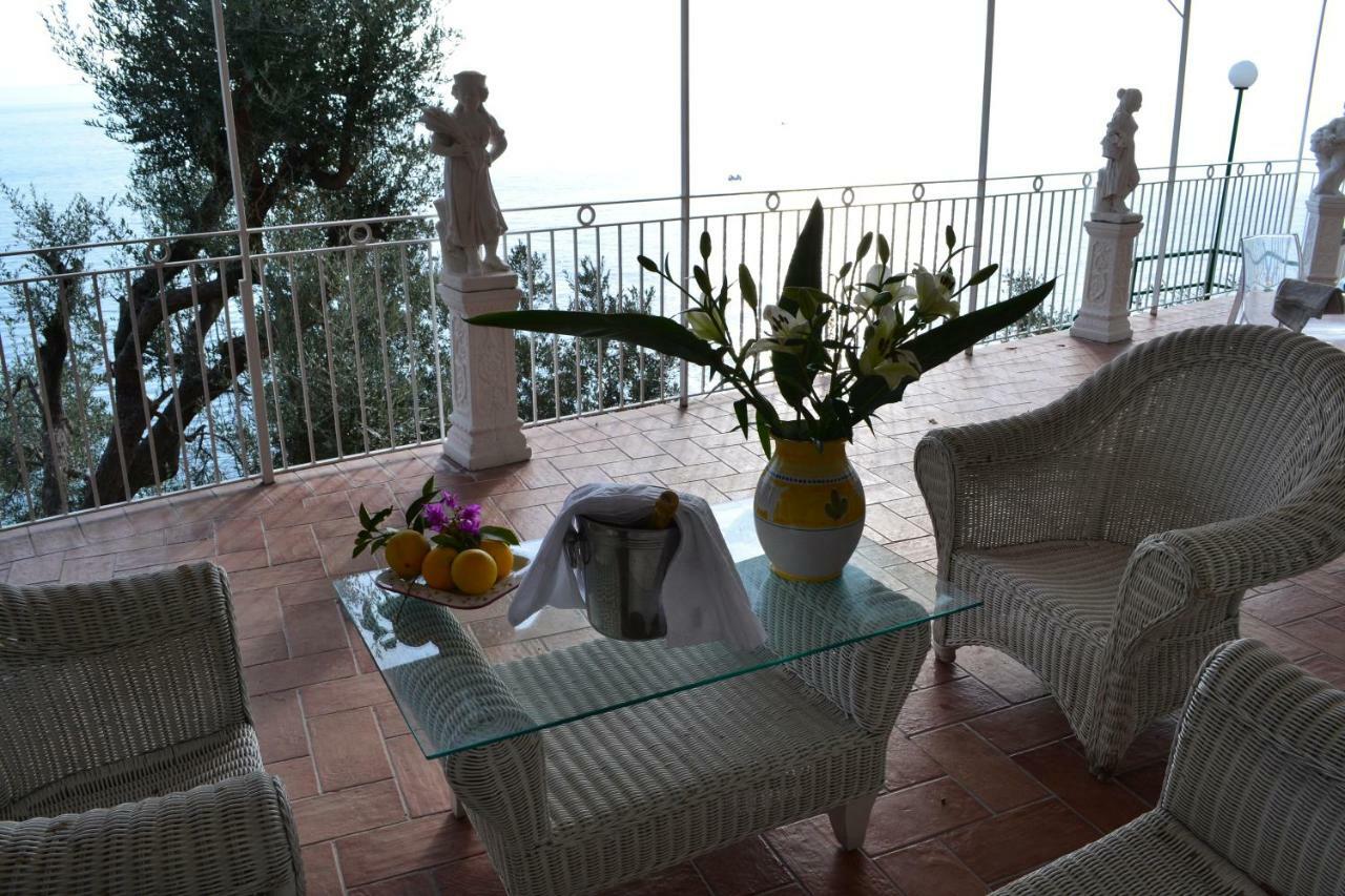 Villa Petit Ludovica ราเวลโล ภายนอก รูปภาพ